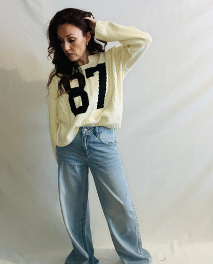 87 Oversized Long Sleeve - Cream Dark Essentials